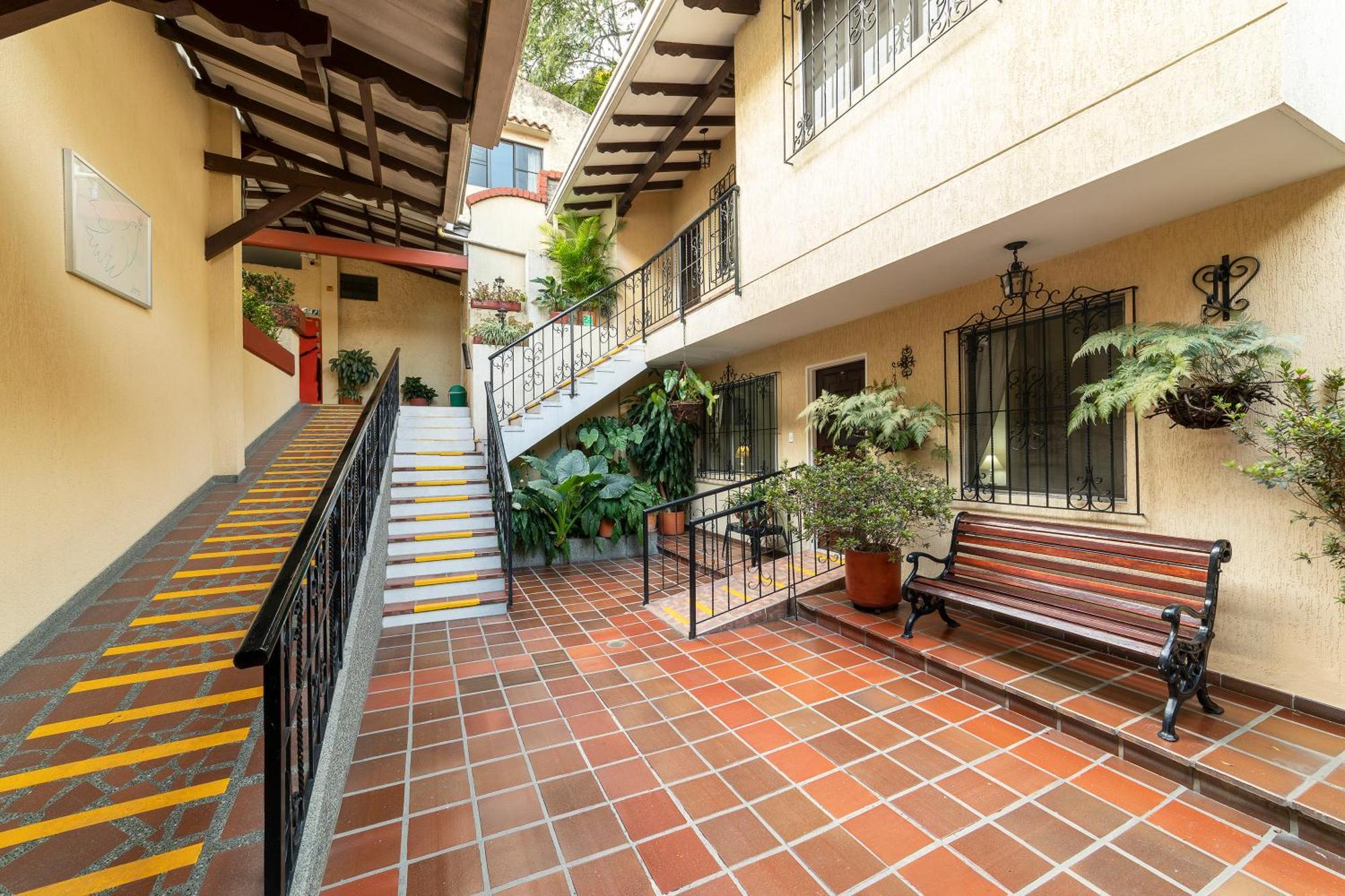 Hotel Stein Colonial Cali Esterno foto